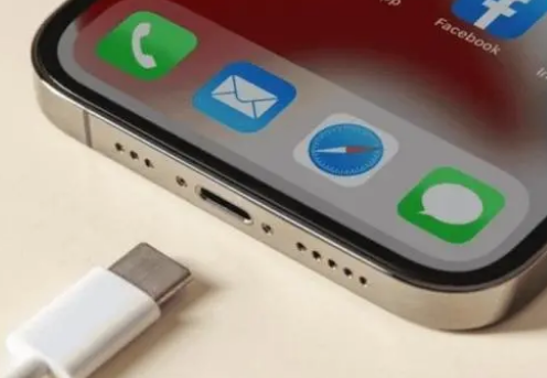 青阳苹果15维修分享iPhone15改USB-C接口后能和安卓用户互借充电器吗 